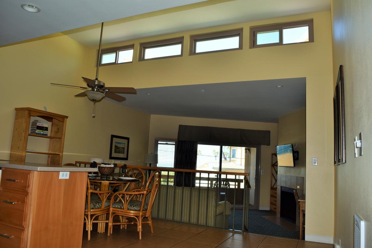 Multi Resorts At Aquamarine Villas Oceanside Exterior photo